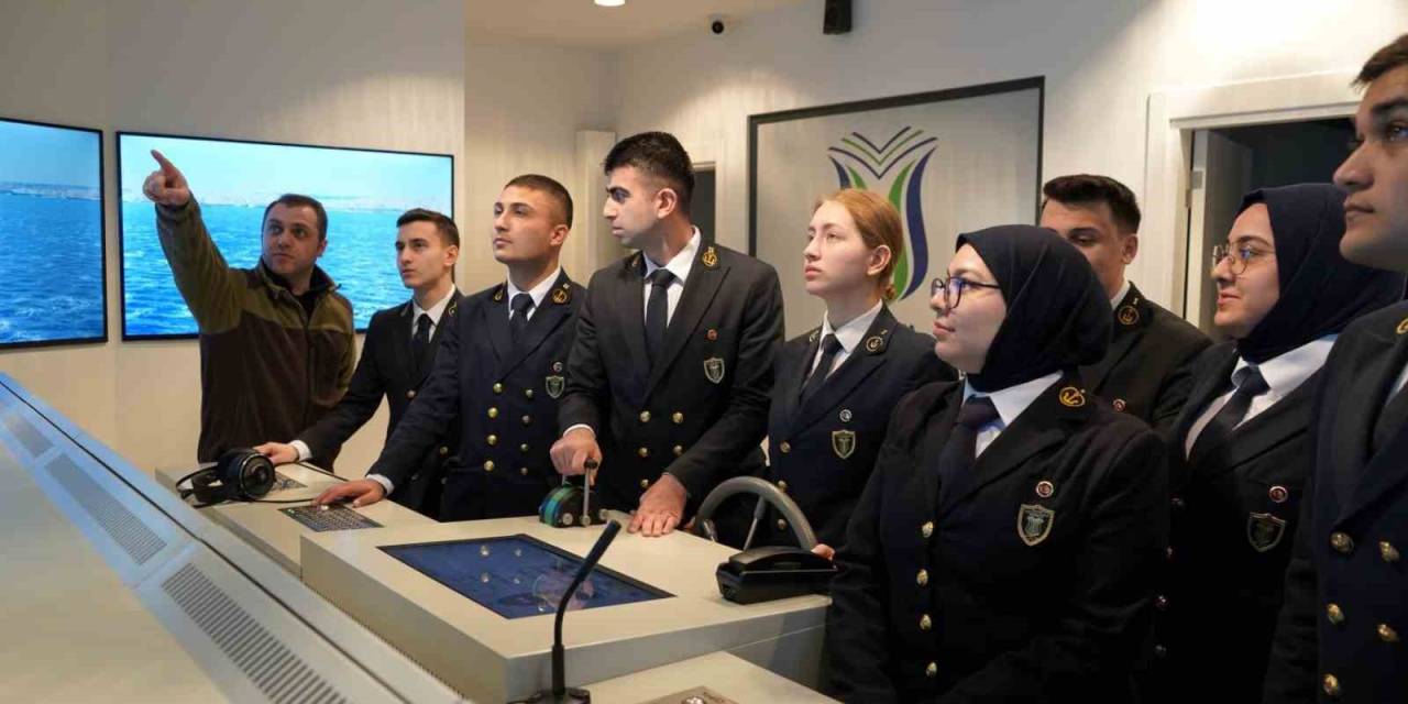 Geleceğin Denizcileri Mesleki Disiplinle Yetiştiriliyor