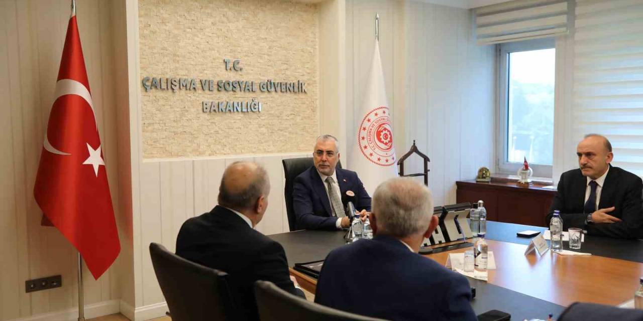 Bakan Işıkhan: "İşçilerimize Birinci Altı Ay İçin Yüzde 24, İkinci, Üçüncü Ve Dördüncü Altı Aylar İçin Gerçekleşen Enflasyon Oranını Teklif Ediyoruz"