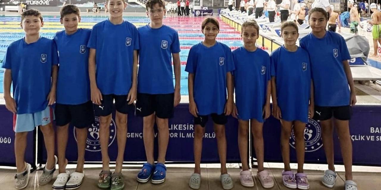 Yunusemreli Yüzücüler Sem Yarışlarında Göz Doldurdu