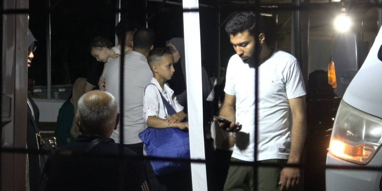 Suriyeli Sığınmacıların Dönüşleri Gece Saatlerinde De Sürüyor