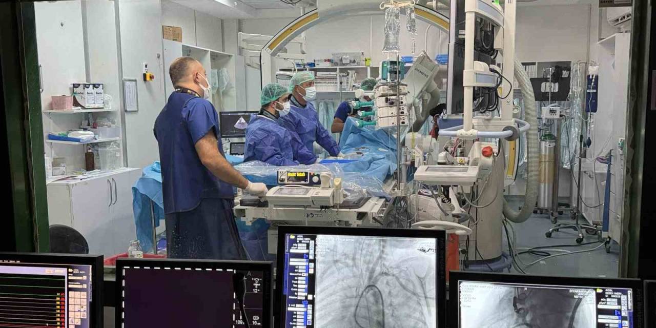 Ronya Bebek Cerrahi Müdahaleye Gerek Kalmadan Tedavi Edildi