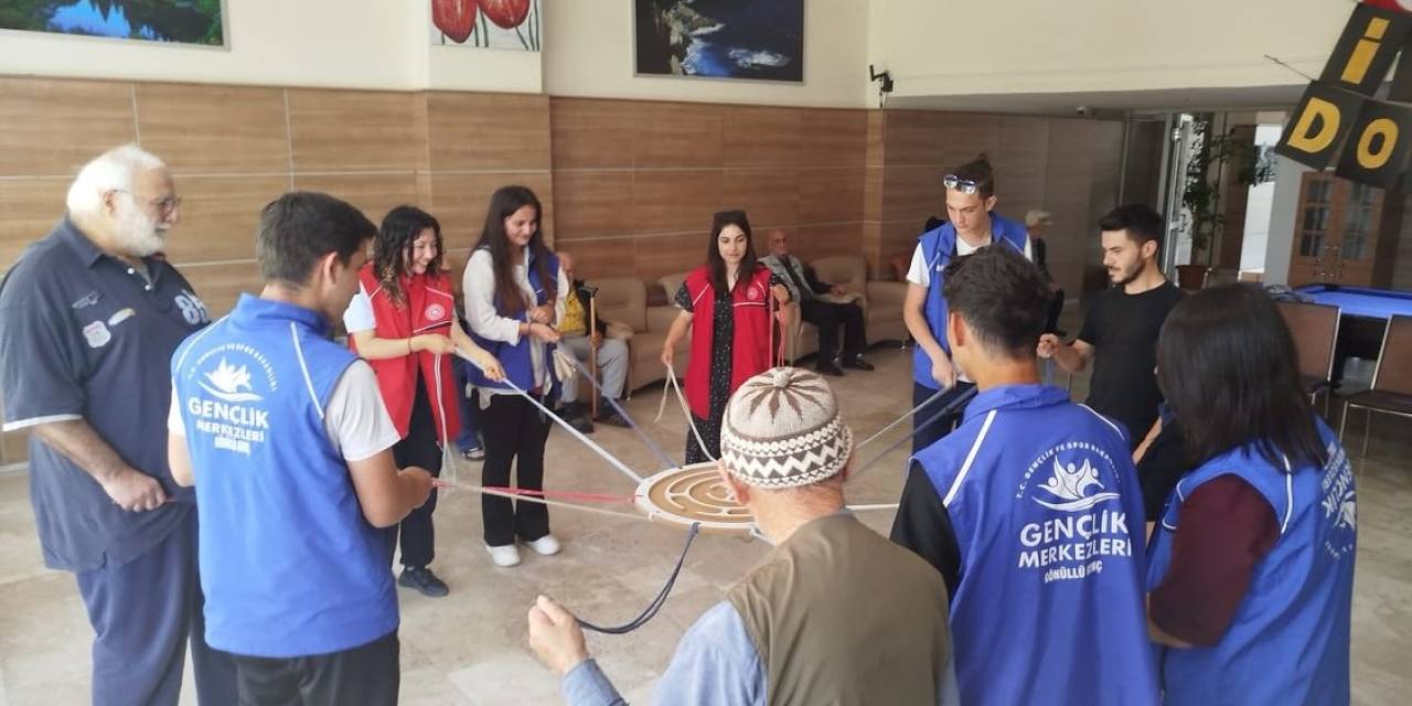 Huzurevinde Nesiller Arası Gönül Köprüsü