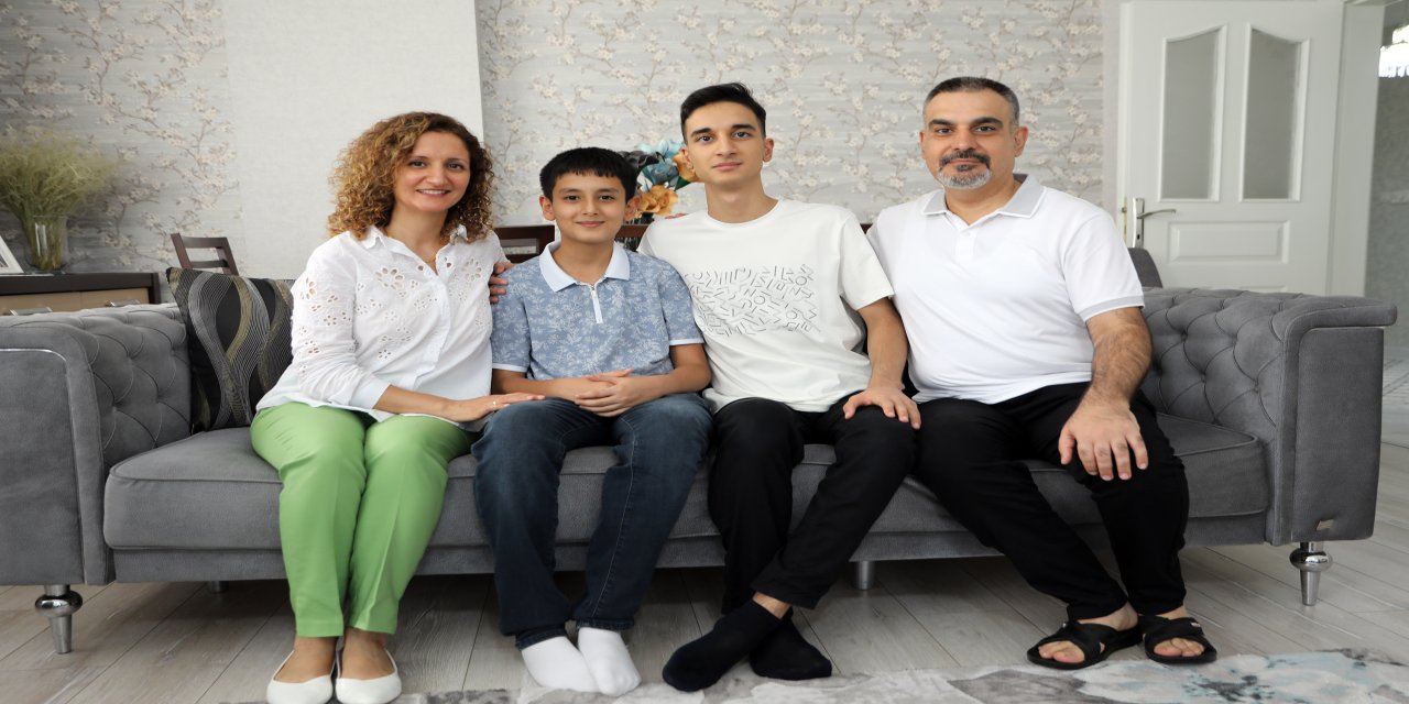 Gaziantep'te 2 kardeş bir hafta arayla Türkiye birincisi oldu