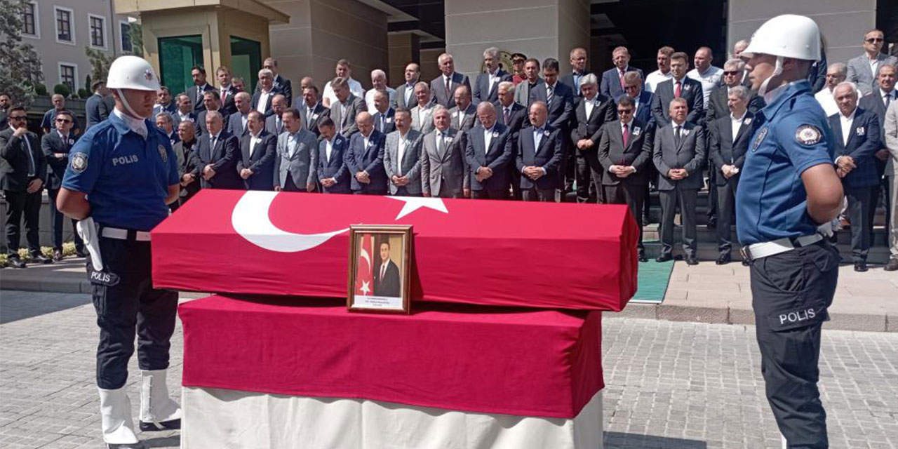 Rizeli Eski Vali Karaömeroğlu için İçişleri Bakanlığında tören düzenlendi