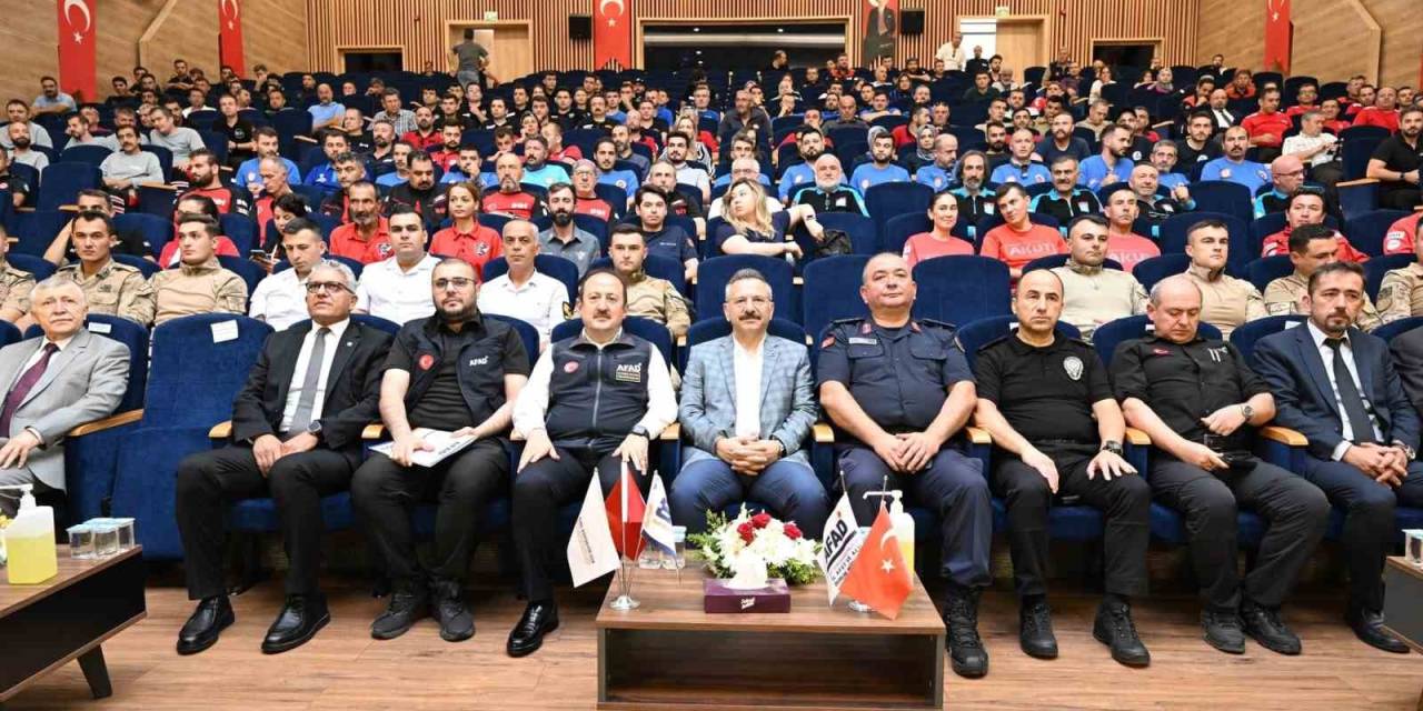 Afad Ve Eskişehir Valiliği’nden Ortak Proje İle Gönüllü Ekipler Sertifikalandı