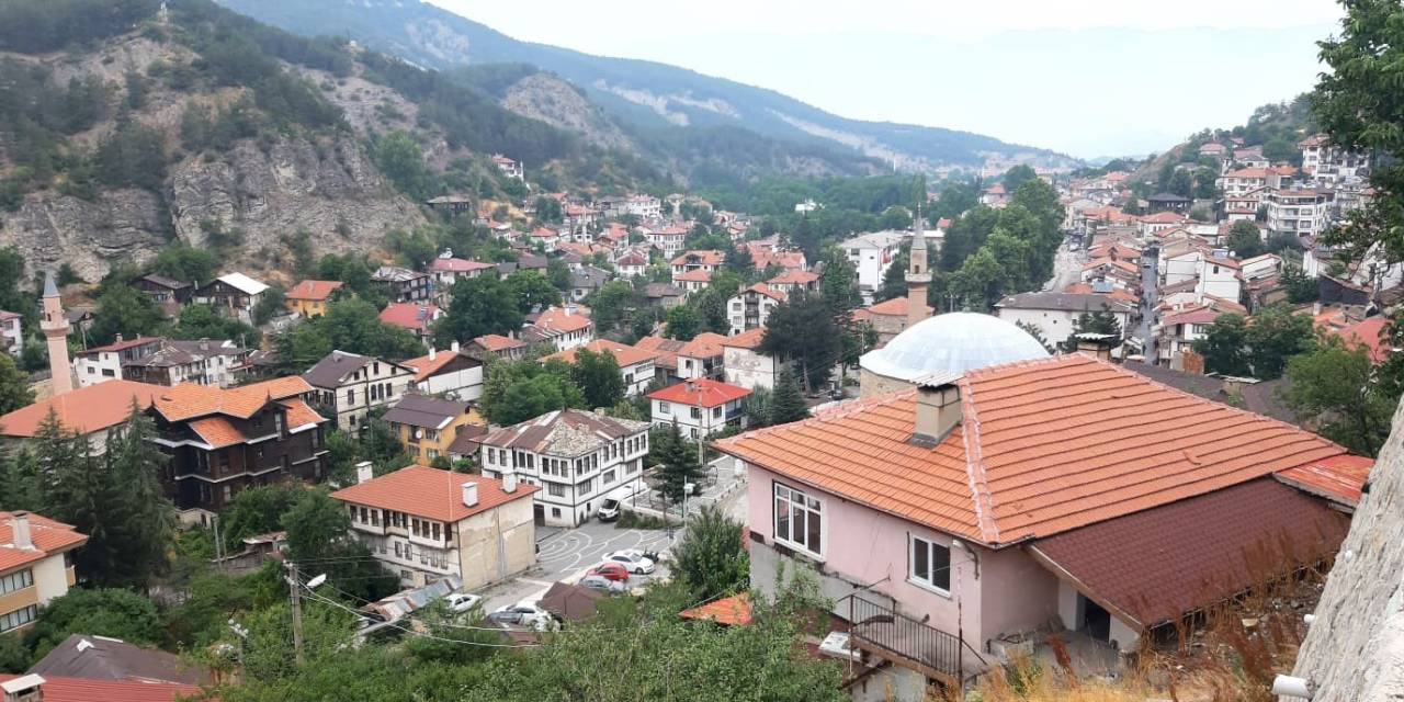Bolu’da Kaya Düşmesi Riski Altındaki Evler İçin Tahliye Kararı: 30 Gün Süre Verildi