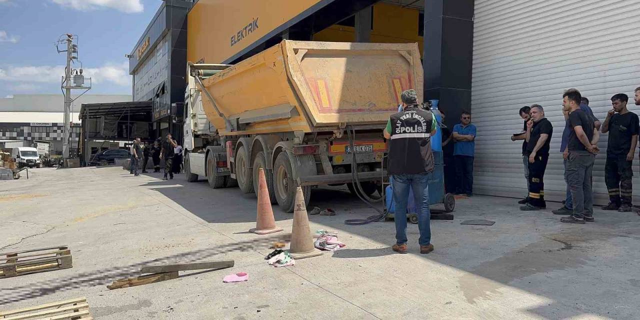 Kaynak Sırasında Damper Kapağının Kapanması İle Kafası Ezilen Şoför Hayatını Kaybetti