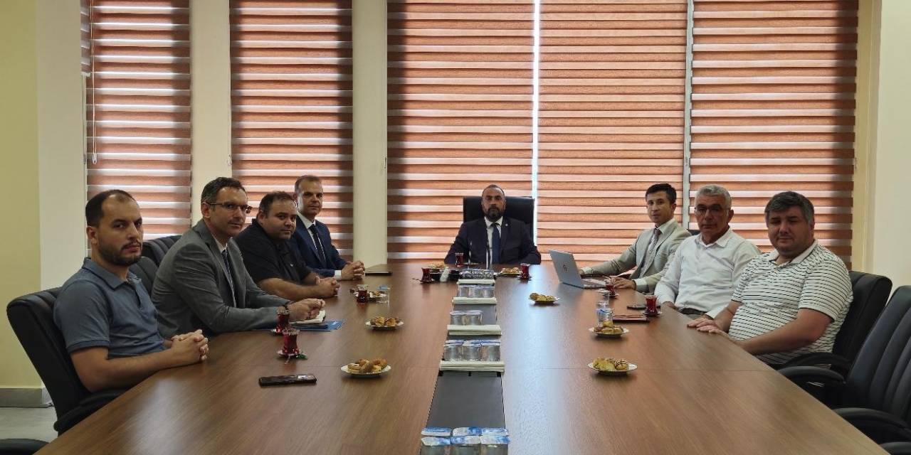 Rektör Akkaya Üniversite Ve Sanayi İş Birliği Toplantısına Katıldı