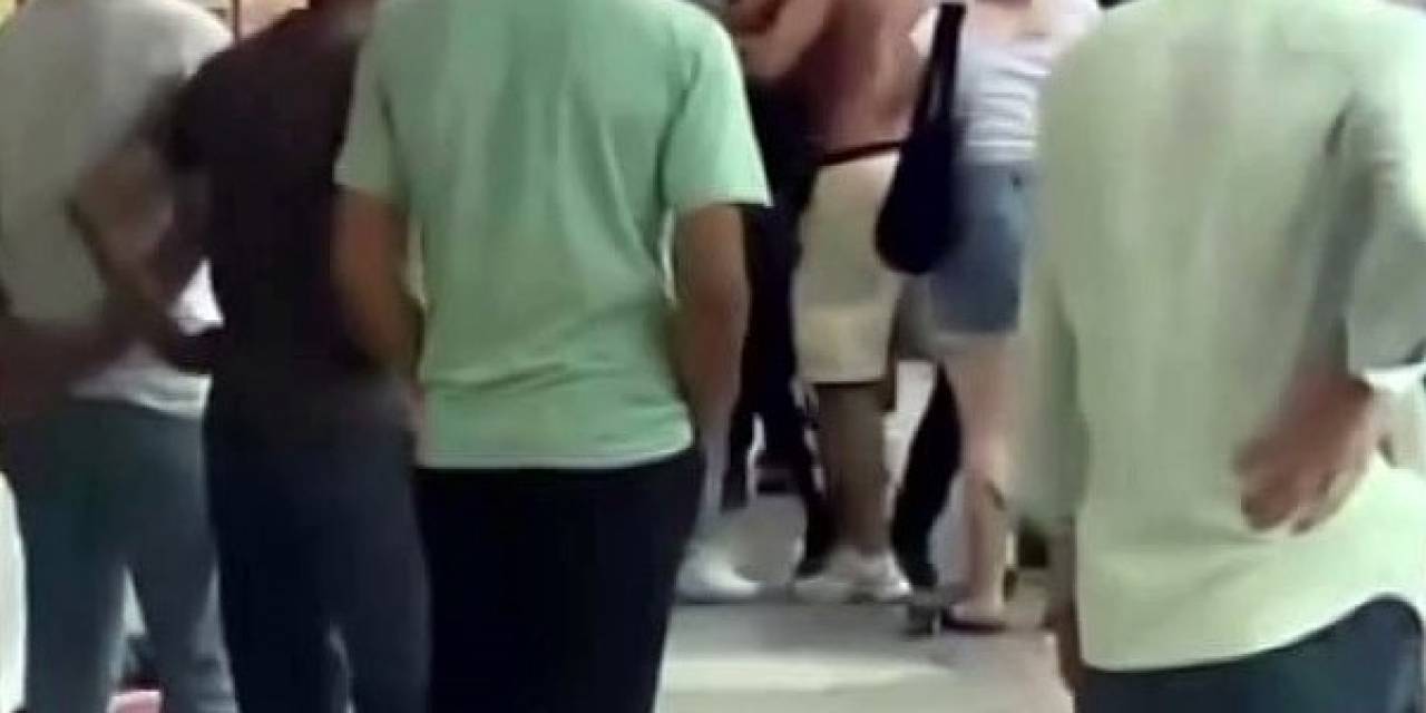 Şehrin Göbeği Boks Ringine Döndü: O Anlar Kamerada