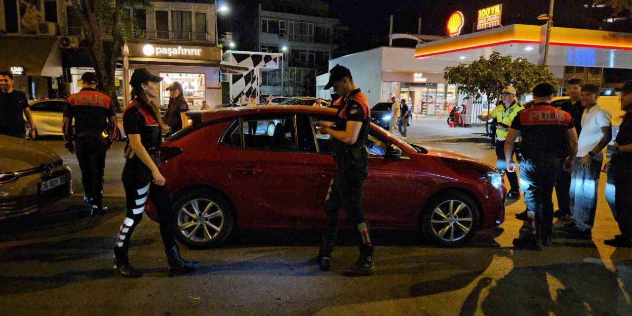 Sarıyer’de Gerçekleştirilen Genel Güvenlik Ve Asayiş Uygulamasında Bin 585 Kişi Kontrol Edildi