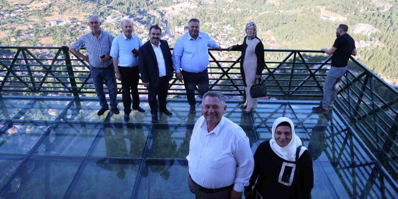 Sıcaktan Bunalan Adanalılar Feke İlçesine Akın Etti