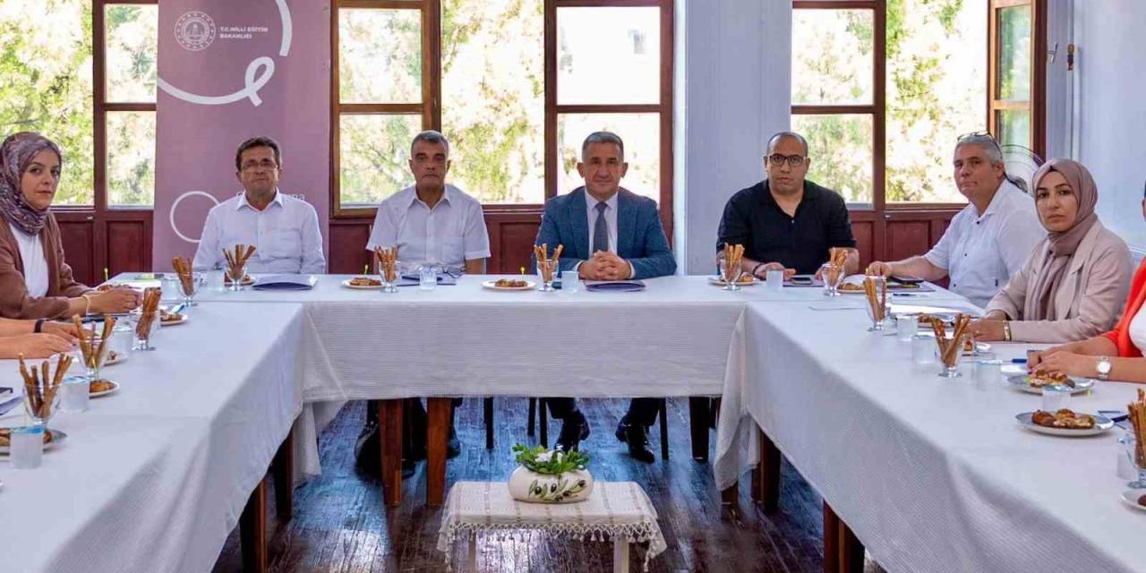 Menteşe’de Hayat Boyu Öğrenme Komisyonu Toplantısı Gerçekleştirildi