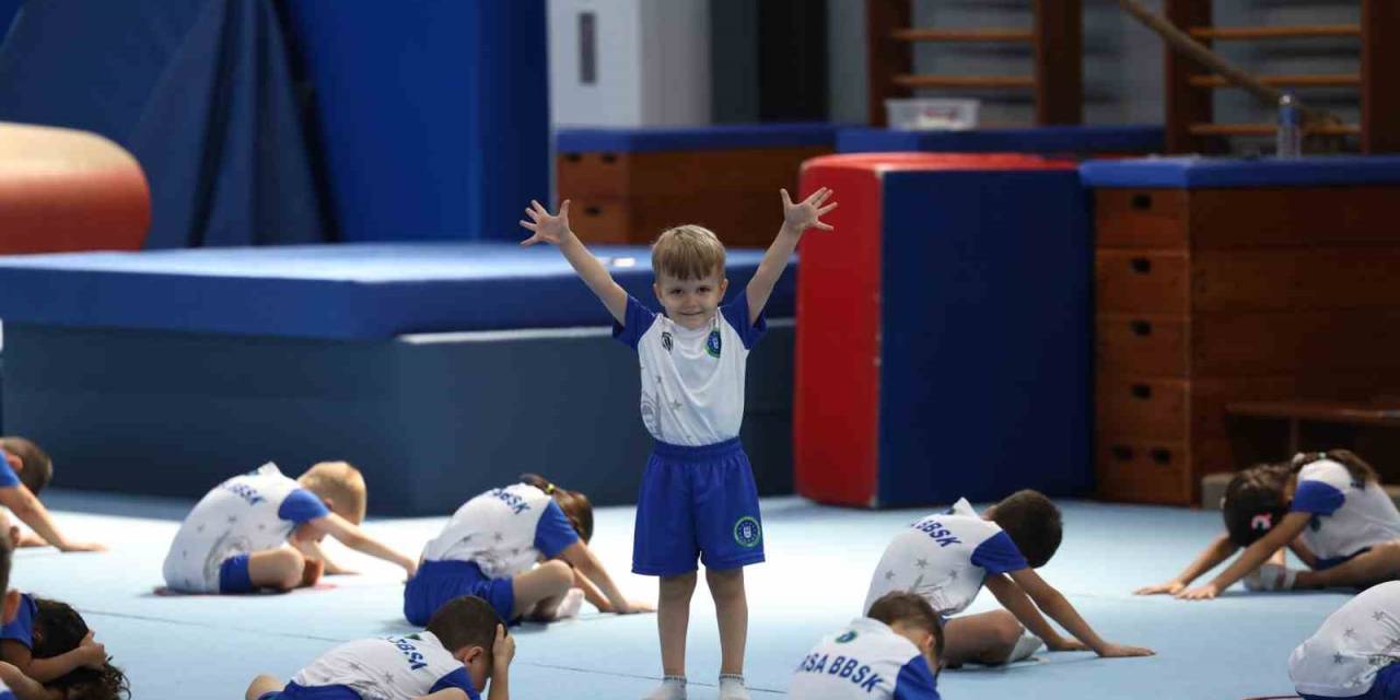 Yaz Spor Okulları’nda Çocuklar Sertifikalarına Kavuştu