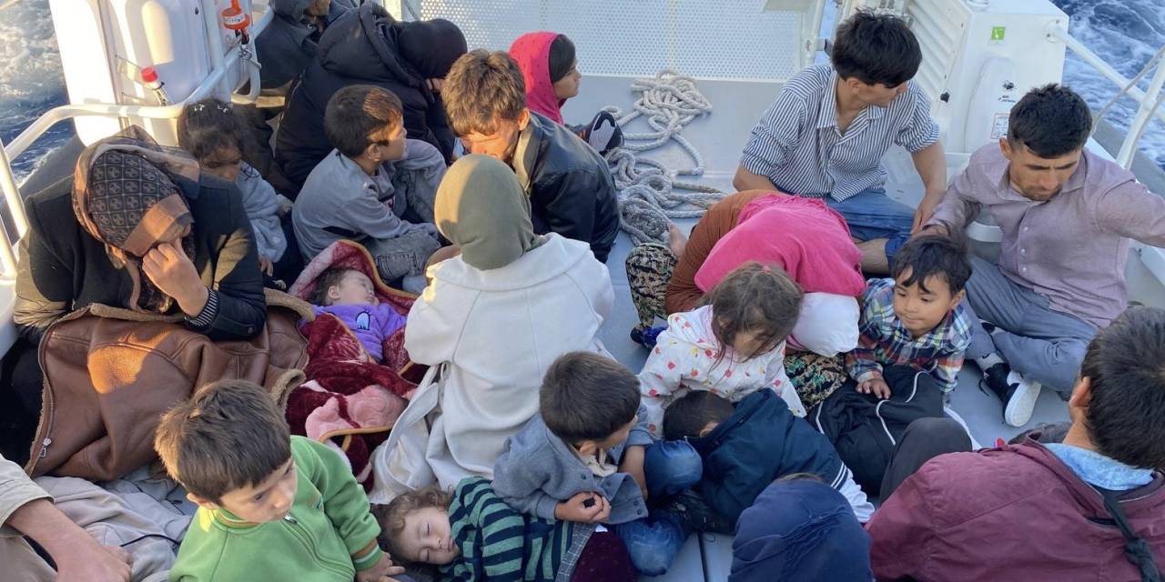 Ayvacık Açıklarında 27 Kaçak Göçmen Kurtarıldı