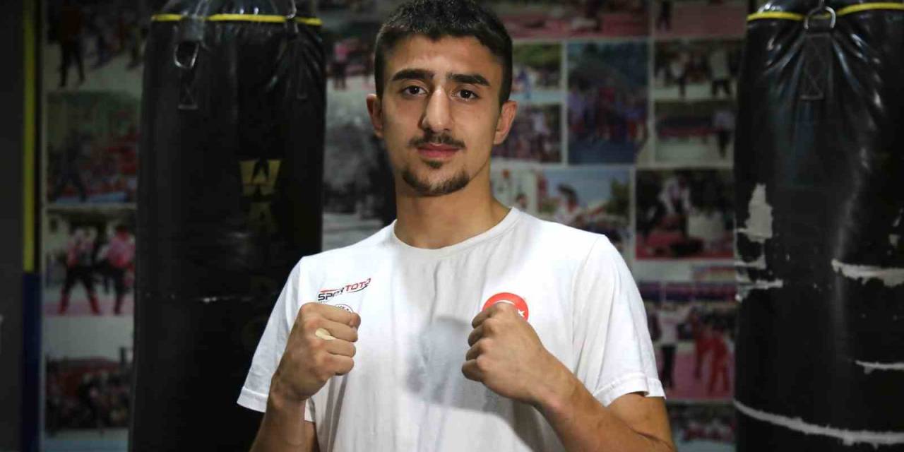 Gündüz Sanayide, Akşam Ringde Ter Döküyor