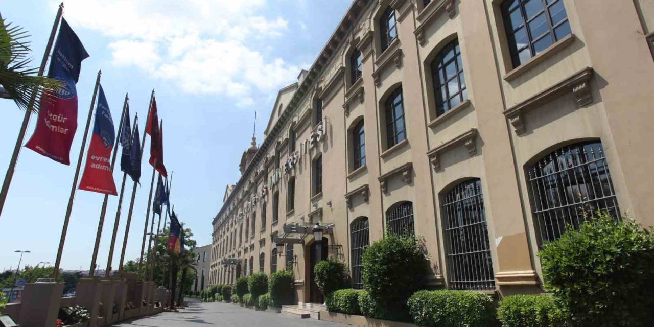 Kadir Has Üniversitesi’ne Yökak’tan Tam Akreditasyon