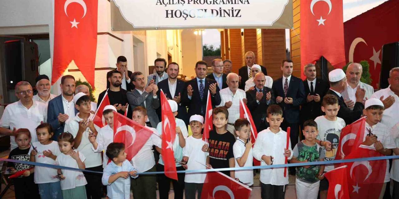 Depremde Yıkılan Pırpır Köyü Cami Yeniden İnşa Edilerek İbadete Açıldı