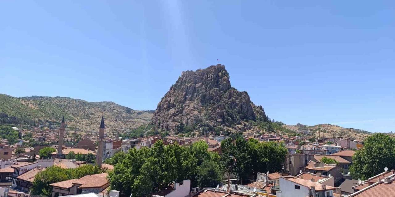 Afyonkarahisar Valiliği’nden Sıcak Hava Uyarısı