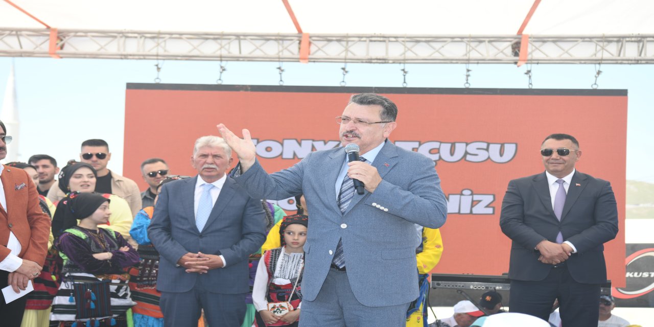 Kadırga Otçu Şenliği’nde Başkan Genç’ten Yol Müjdesi