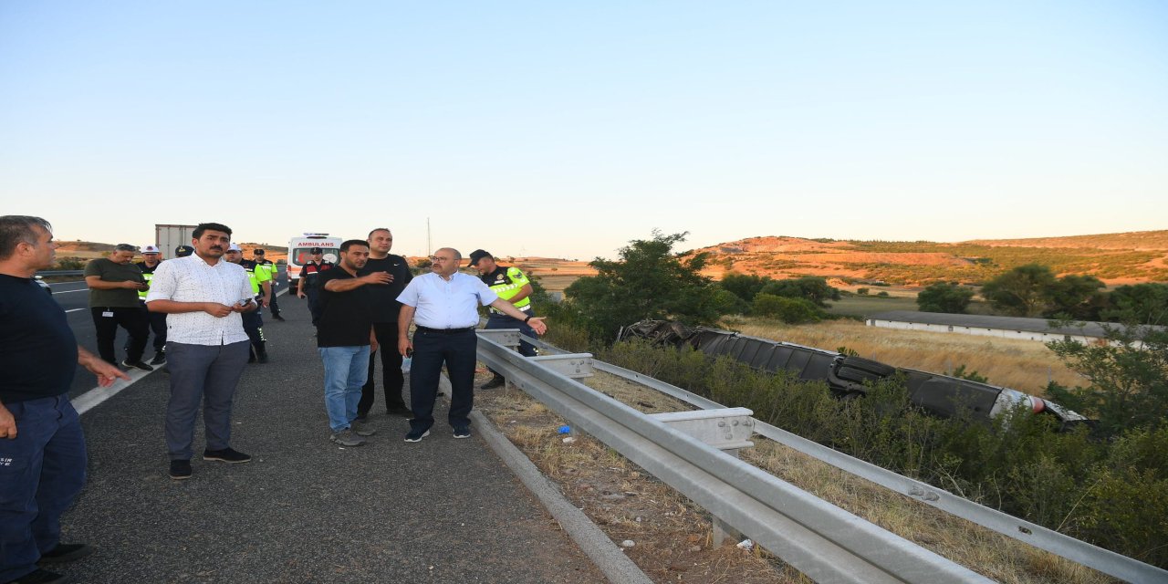 Balıkesir'de yolcu otobüsü şarampole devrildi; 27 yaralı