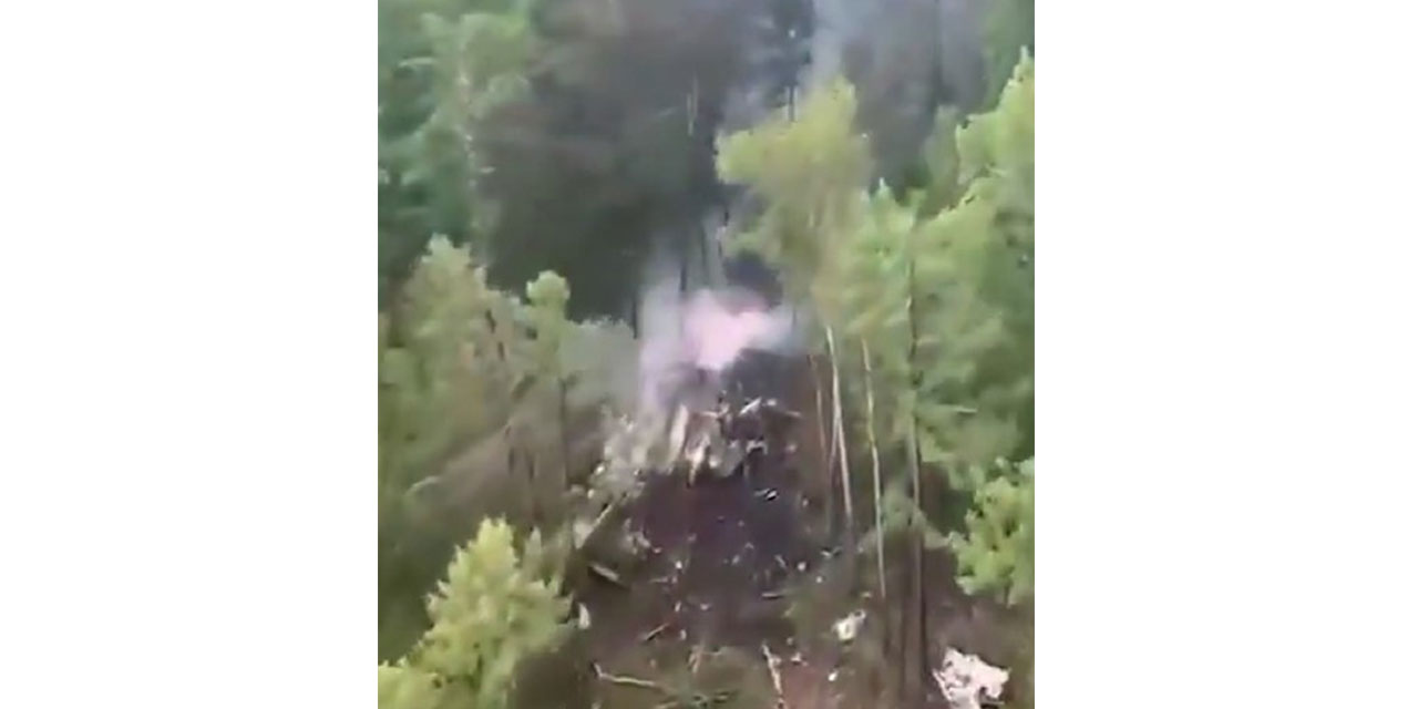 Rusya'da radardan kaybolan yolcu uçağının enkazına ulaşıldı