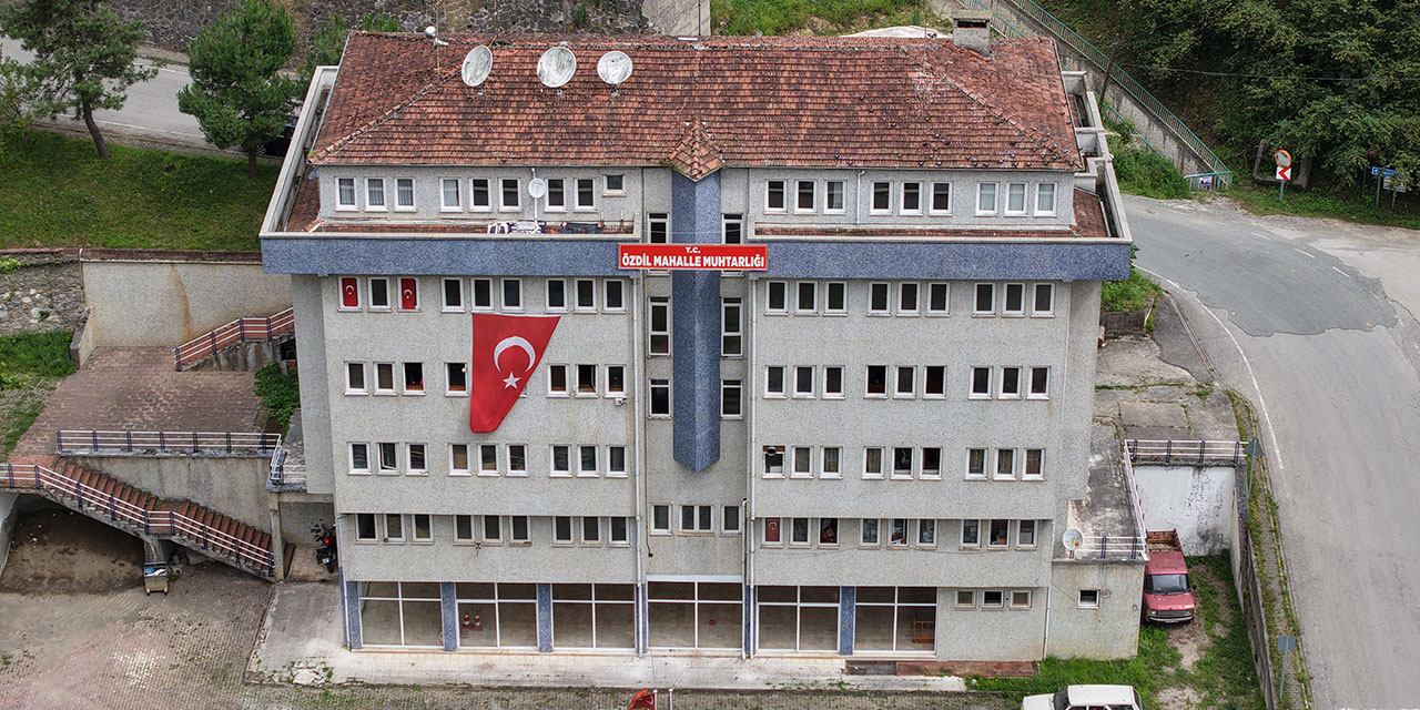 'Şato Muhtarlık' Tepki Çekti, Gerçek Ortaya Çıktı: Tabelası Büyük, Muhtarlığı Küçük