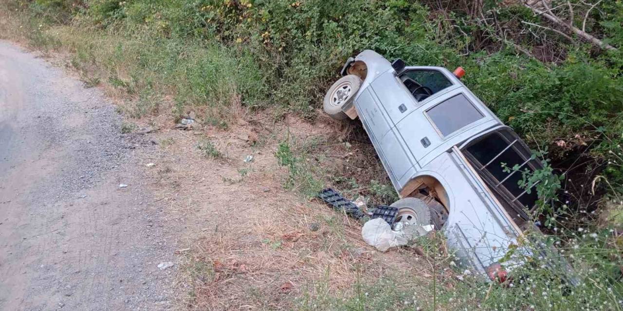 Yangın Ekibine Yemek Götüren Araç Şarampole Yuvarlandı