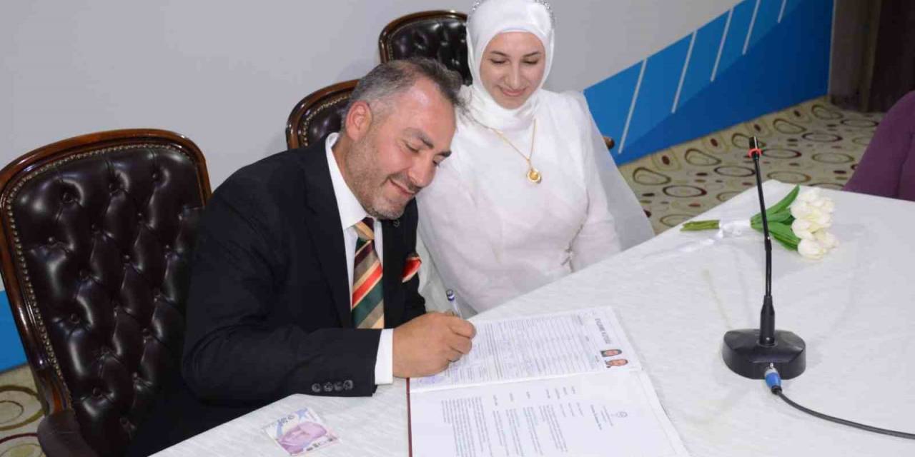 İl Müftüsü İmamoğlu, Müftülük Personelinin Nikahını Kıydı