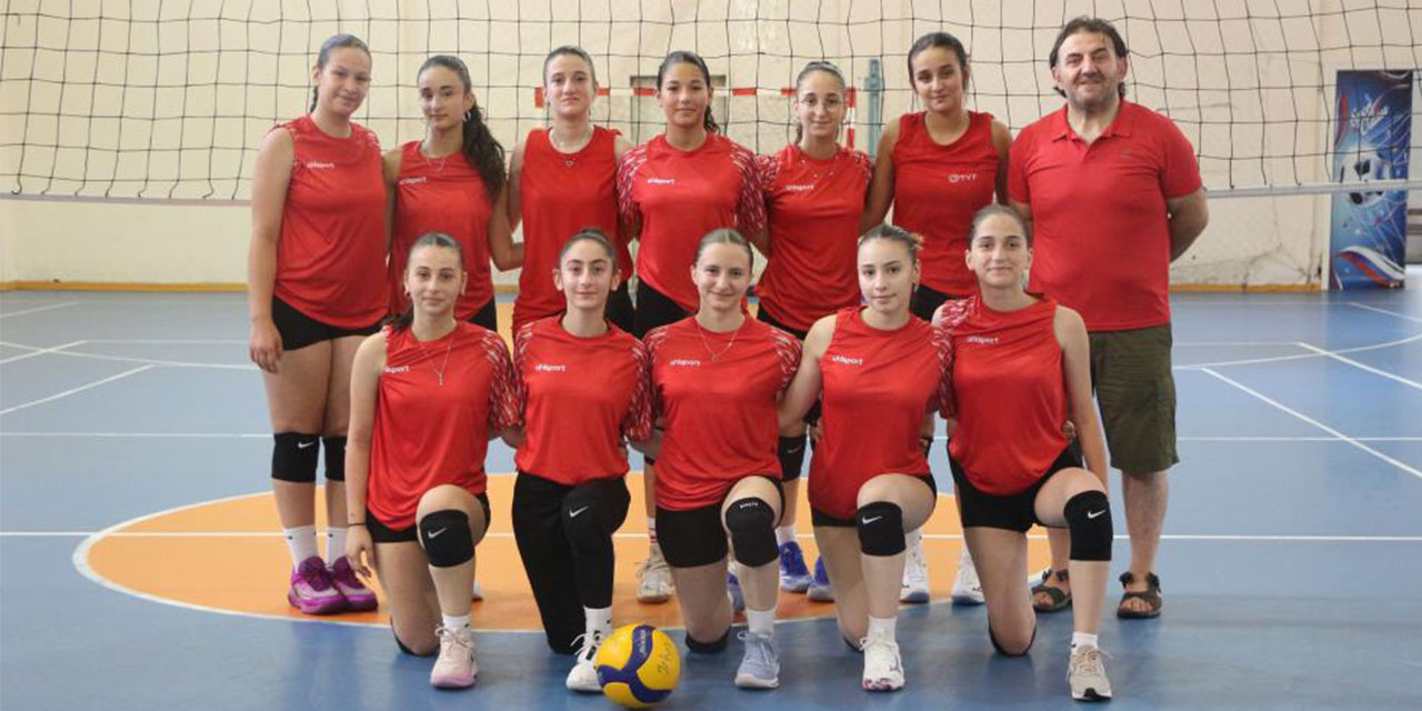 Rize'nin yıldız kızları yarı finale hazırlanıyor