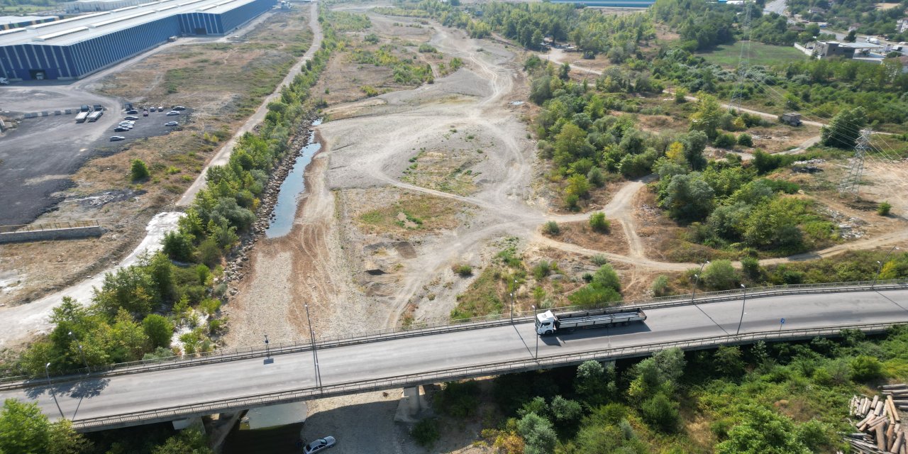 Bartın'da kuraklık nedeniyle barajlardaki su seviyesi düştü, ırmak kurudu