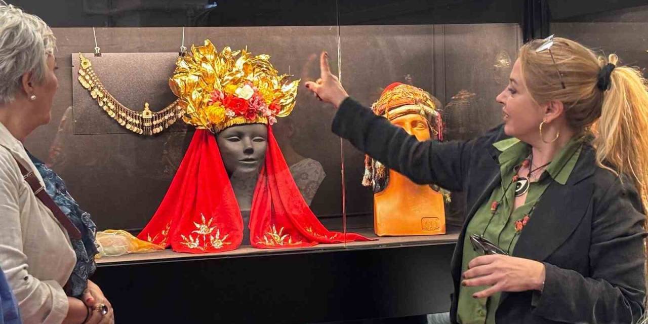 Osmanlı Halk Giysileri Çeşme Kalesi’nde Sergilenecek
