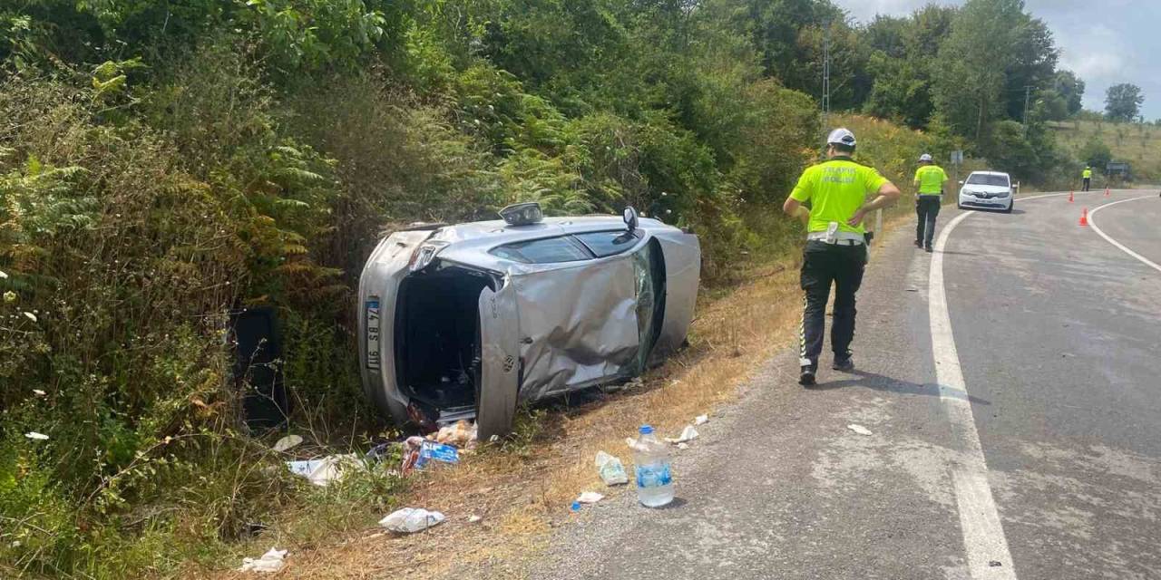 Bartın’da Yoldan Çıkan Otomobil Devrildi: 3 Yaralı