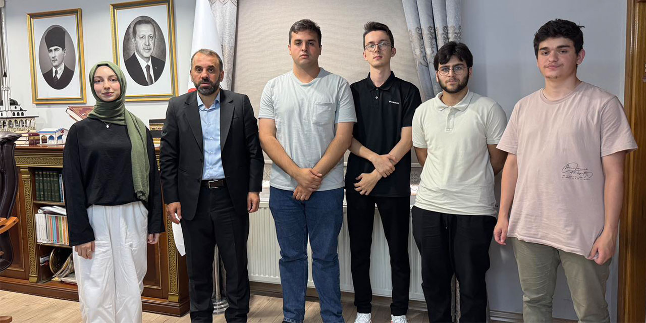 Rize’de Hafızlıkla Taçlanan Akademik Zafer
