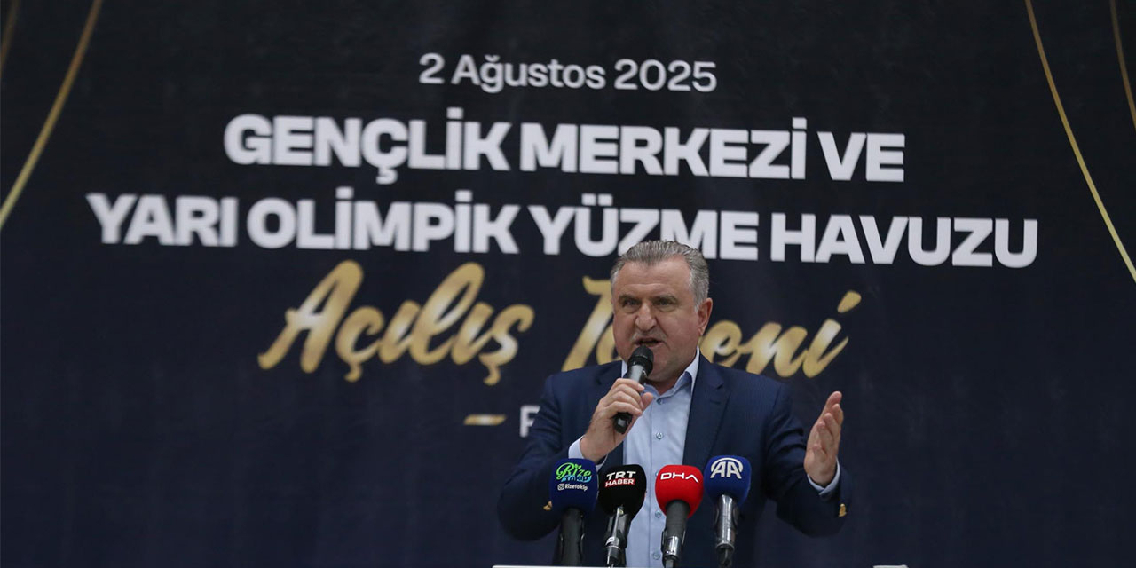 Bakan Bak, Ardeşen Gençlik Merkezi ve Yarı Olimpik Yüzme Havuzu'nun açılışında konuştu