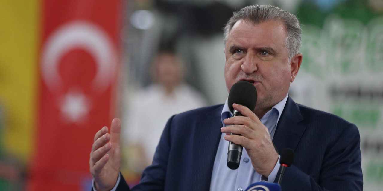 Bakan Bak, Karadeniz-Hazar Ülkeleri Karate Şampiyonası'nın açılışına katıldı