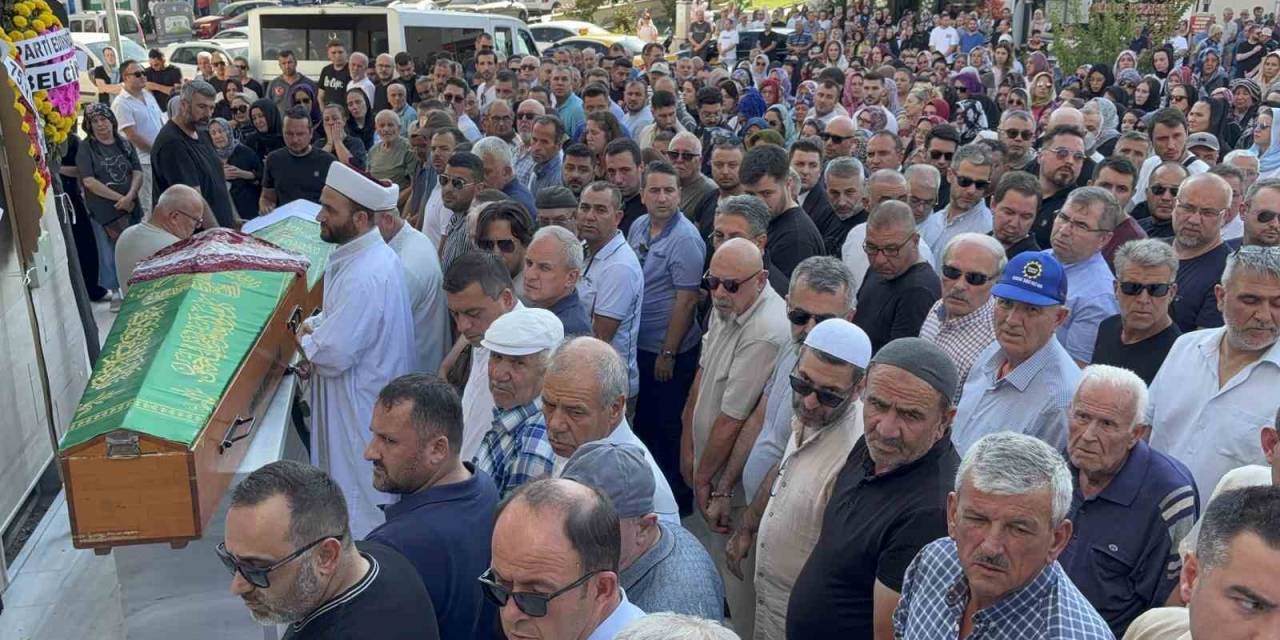 Boğularak Öldürülen Anne Ve Oğlu Son Yolcuğuna Uğurlandı