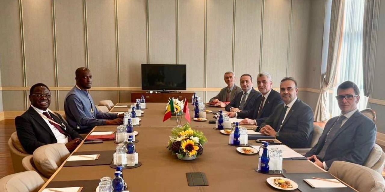 Bakan Bolat Ve Bakan Kacır, Senegal Ticaret Ve Sanayi Bakanı Diop İle Bir Araya Geldi