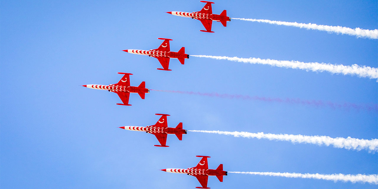 Türk Yıldızları Karadeniz Semalarında Gösteriye Hazırlanıyor!