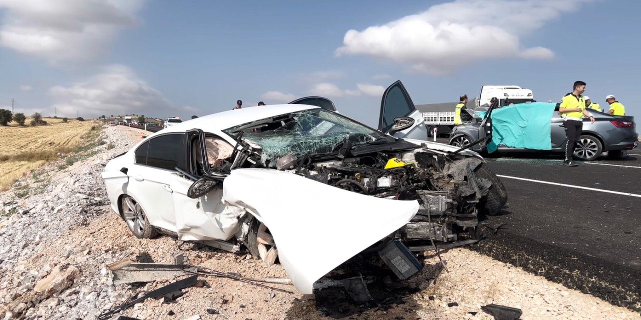 Tokat’ta iki otomobil çarpıştı; evli çift ile 2 aylık bebekleri öldü