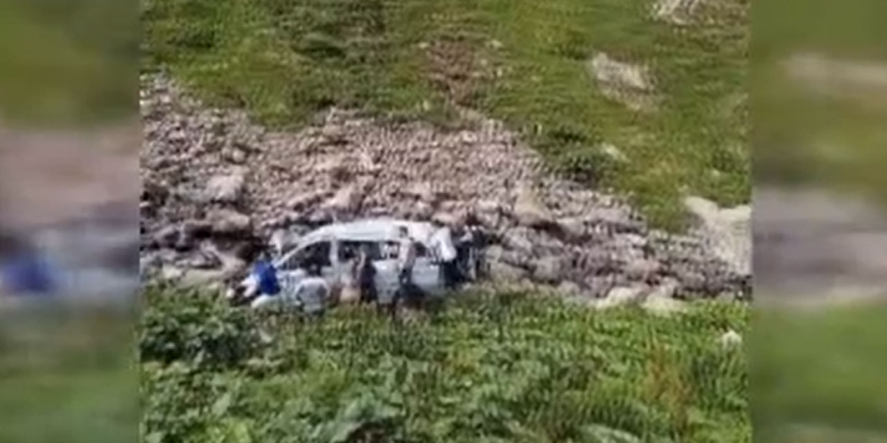 Trabzon'da tur minibüsü uçuruma yuvarlandı: 2 ölü, 4 yaralı