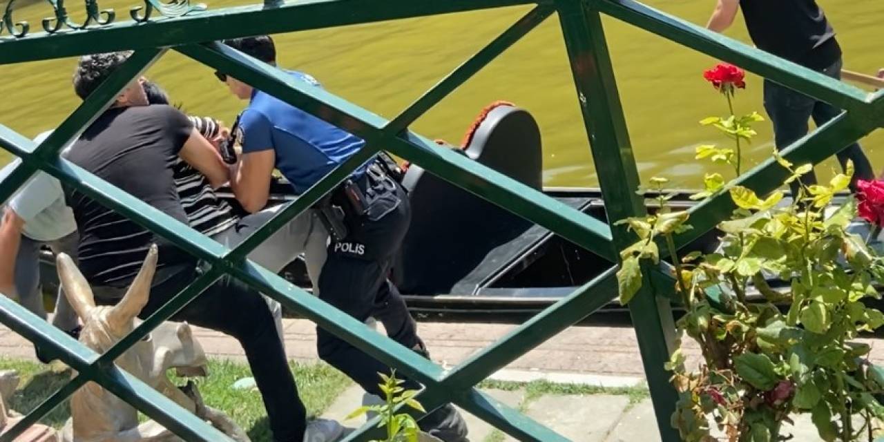 Polisten Nefes Kesen Operasyon: Porsuk Çayı’na Atlamaya Çalışan Kadın Kurtarıldı
