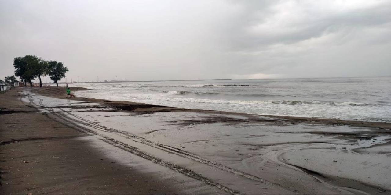 Akçakoca’da Belirlenen Yerler Hariç Denize Girmek Yasak