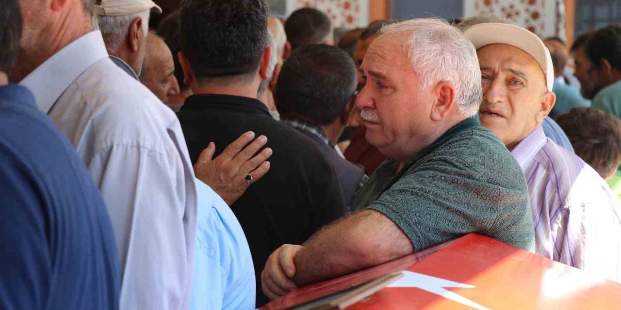 Muhtarlık Binasında Vefat Eden Muhtar Toprağa Verildi