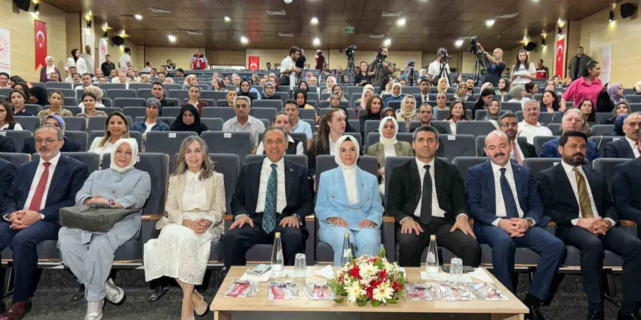 Bakan Göktaş: "8 Bin 923 Ailemizde 10 Bin 661 Çocuğumuza Umut Dolu Bir Gelecek Sunuyoruz"