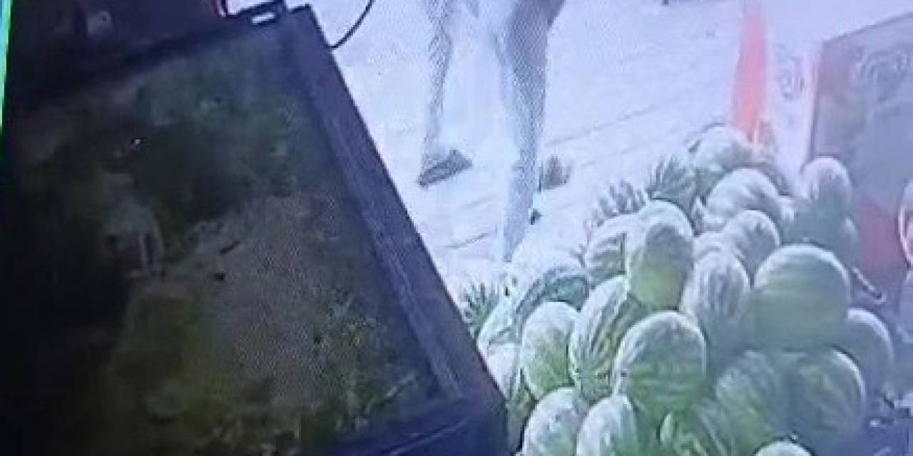 Sipariş Verdiği Marulu Beğenmeyen Müşteri, Market Çalışanı Çocuğu Darp Etti