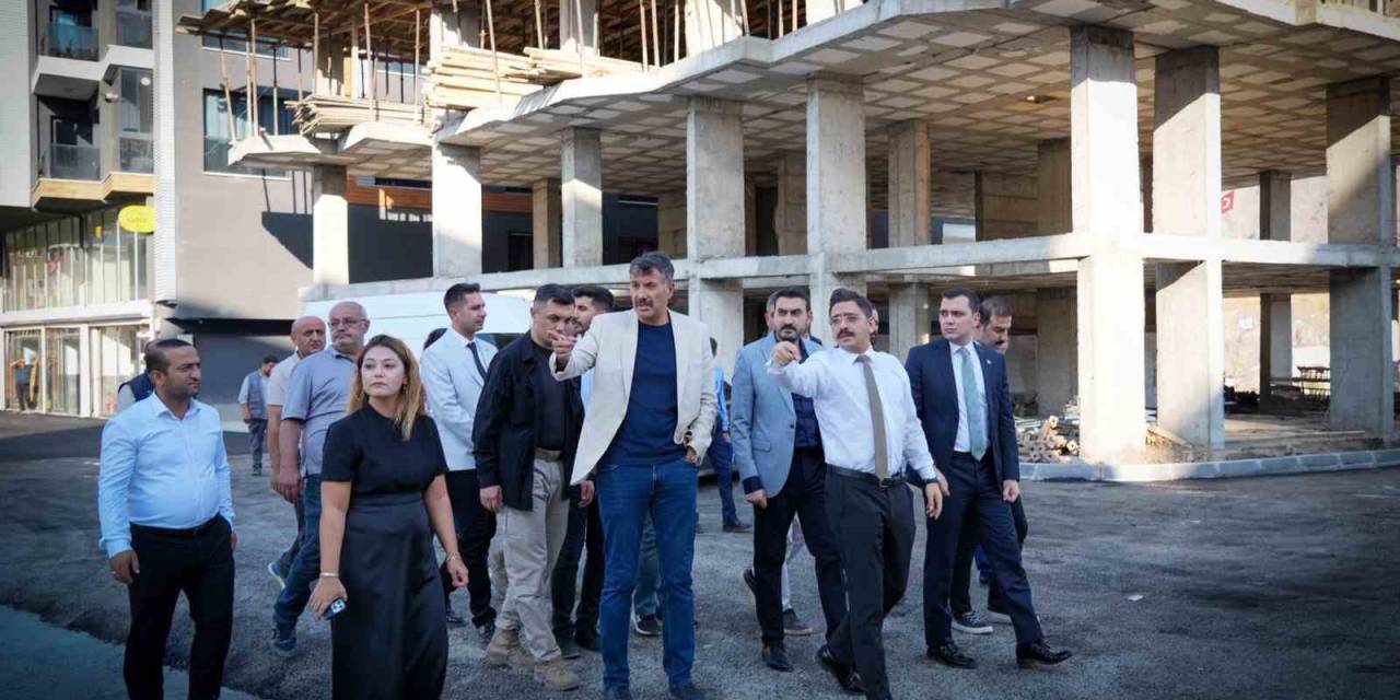 Vali Çelik, Hastanenin Acil Giriş Yolunu İnceledi