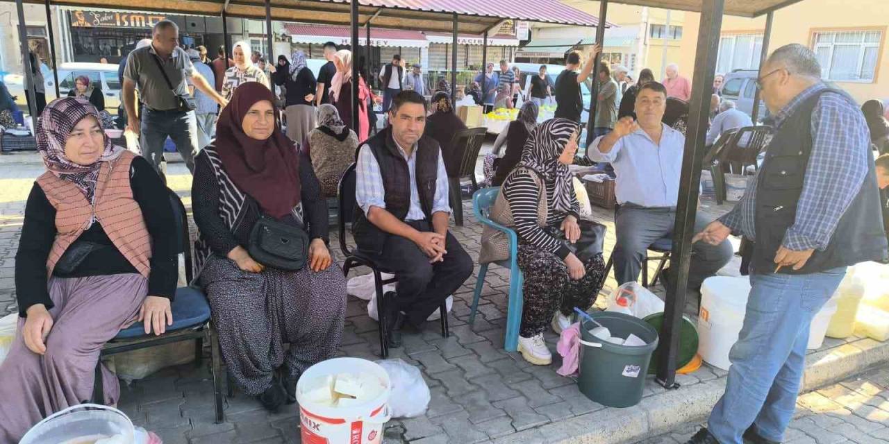 Şuhut’ta ’yöresel Ürünler Pazarı’na Yoğun İlgi