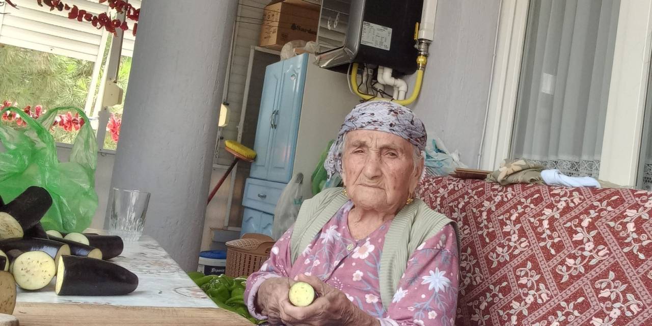 96 Yaşında, Azmiyle Gençlere Taş Çıkartıyor