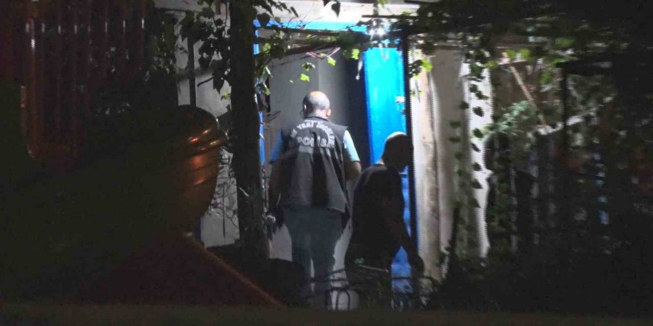 67 Yaşındaki Adam Evinde Ölü Bulundu