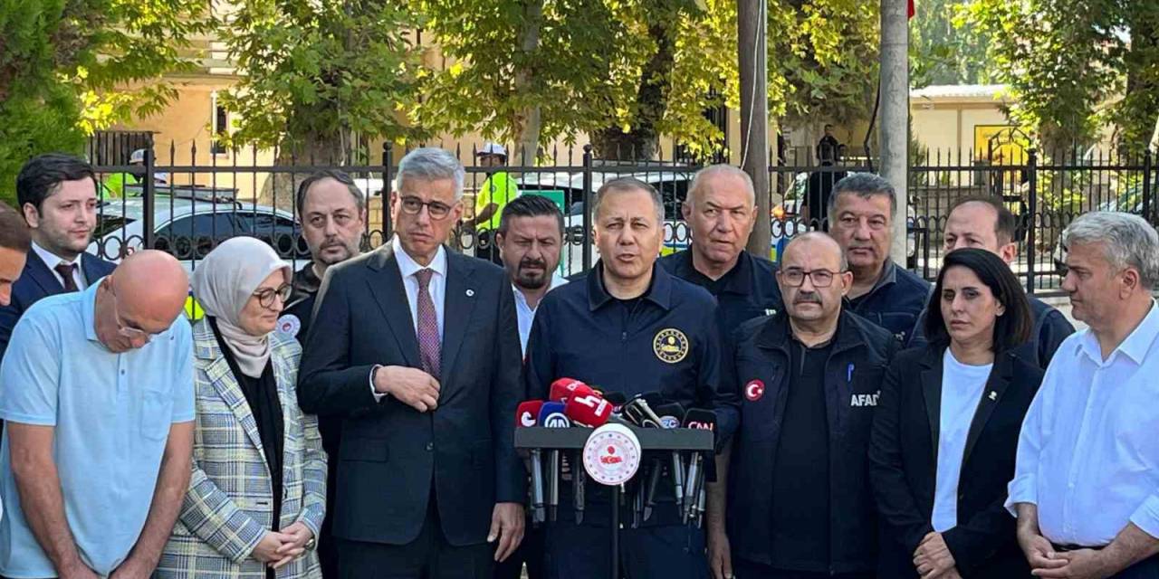 Sağlık Bakanı Memişoğlu: "Toplam 52 Başvuru Var, 29’u Yaralı Olarak Hastanelerimizde Tedavi Altına Alındı"